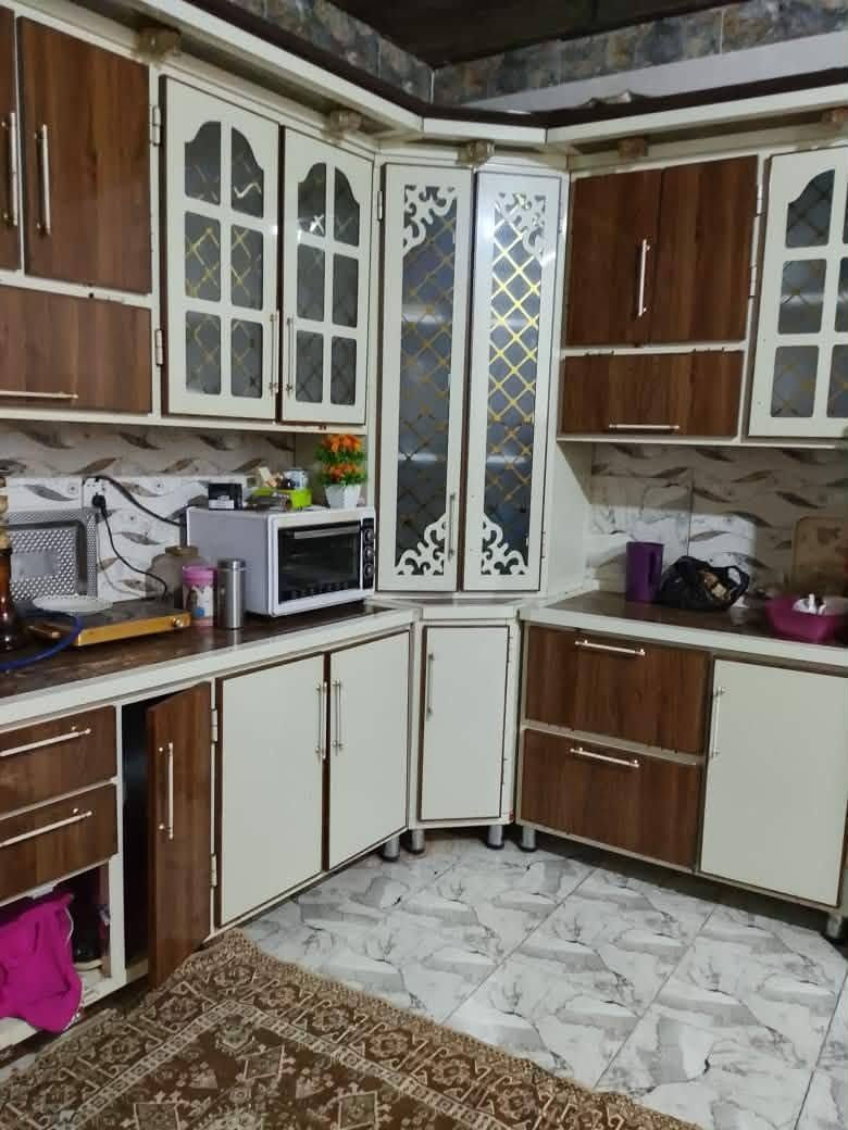 بيت للبيع النجف حي الحسن خلف عماد سكر 
مساحة 110 متر سقف صب اساس صب وفوك صالة ع كبر الصالة والمطبخ الفوك ذابيلها مواد 
صار سنتين من بنينا بنيان درجة اولى وعلى بيت بالفرع 
الارض مالتة طابو زراعي 
سعر 35 مليون بي مجال 
***********
