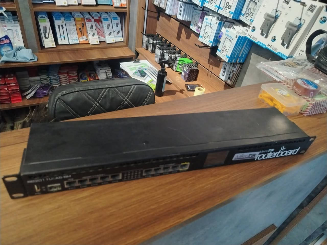 mikrotik2011ابو الشاشه
للبيع 
جهاز نظيف كلش اخو حديد 
السعر 80الف وبي مجال 
الاستفسار 
***********
