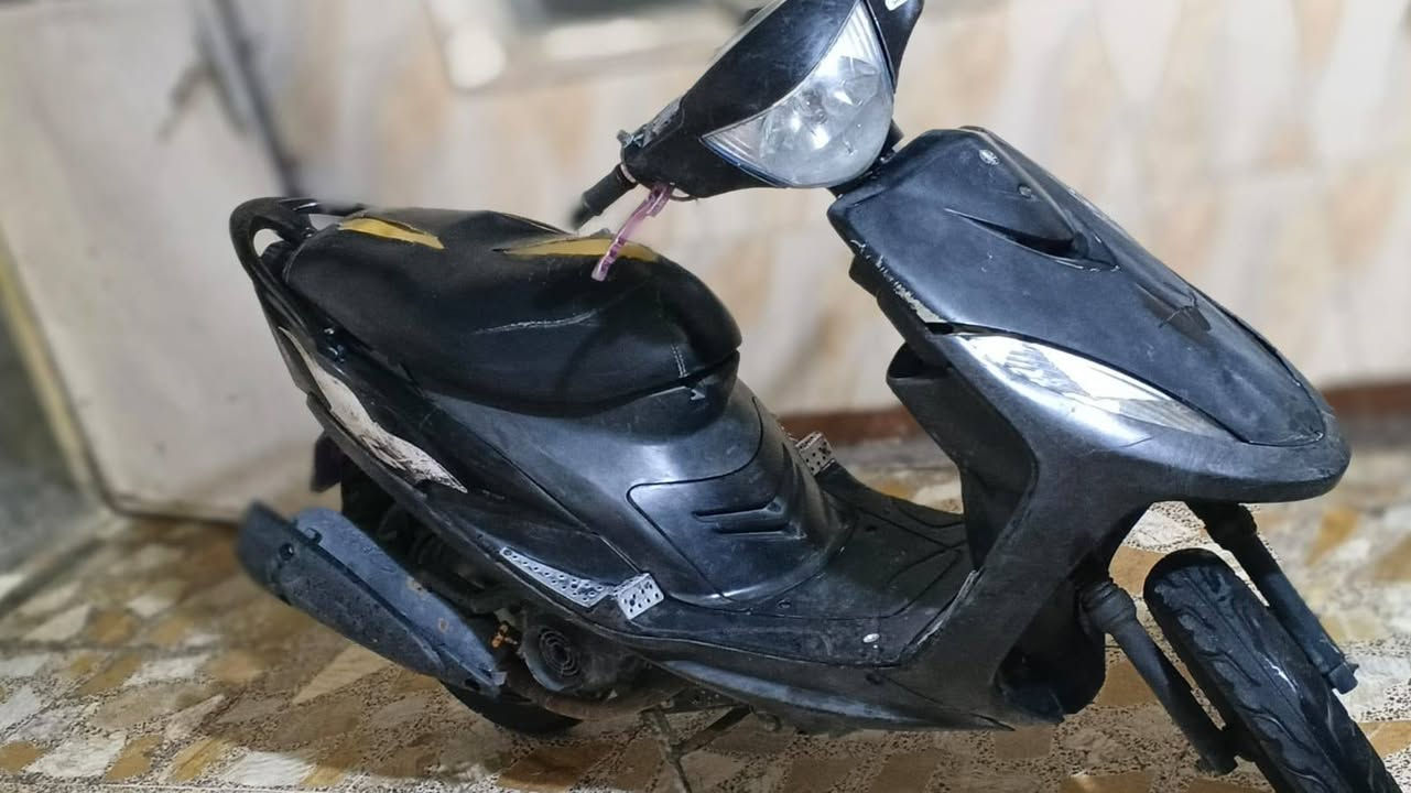 للبيع دراجه ماكس عدله كفرات بلاديه مكينه بلادي ما مفتوحه كلها ختم واحد دراجه جديده كلش ما بيها نقص ابد كهرباء كلها شغاله سلف وهندر وصالنصه اف ام  
العنوان بغداد حي النصر سعرها 550 بيها مجال اتصل ***********

