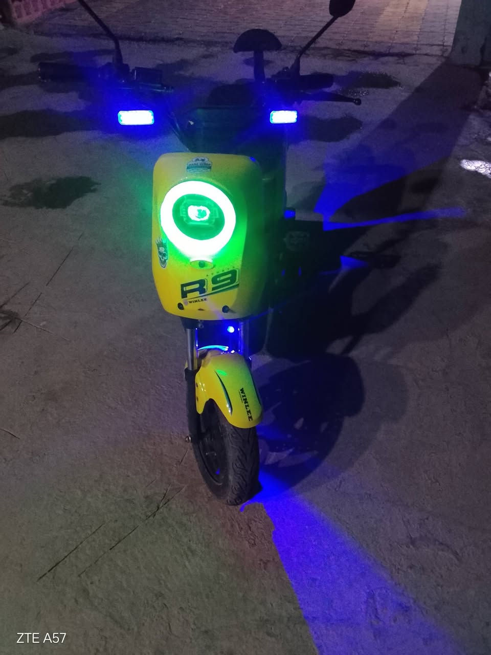 باسكل شحن • بطاريات جدد • يمشي ٥كم