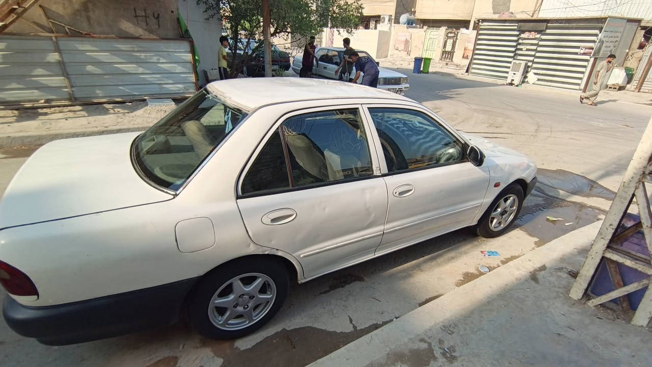 السلام عليكم
بروتون 2001 للبيع 

كير مكينه بشرط 

رقم بغداد الدولي شرط التحويل 

4 تاير جديد 🆕 

صدر امامي خلفي كله جديد 

كير اوتو 

لايت زينون 

ارضيه جلد 

سياره بلاديه اخوان 

شاشه

2 جام كهرباء ⚡️ تبريد ثلج ❄

نوزل 

السعر ٤٠وبيها مجال حك الجيه
العنوان بغداد

للاستفسار ***********
