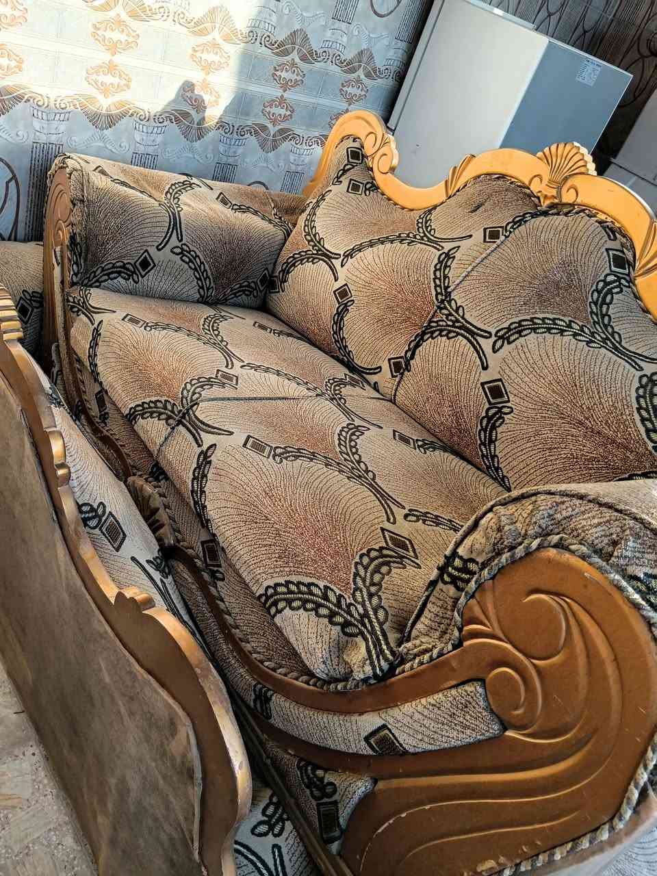 السلام عليكم تخم عشر مقاعد نضيف
للبيع السعر 280 وبي مجال حك الجيه مستعجل عل بيعته  وهاذ رقمي ***********
