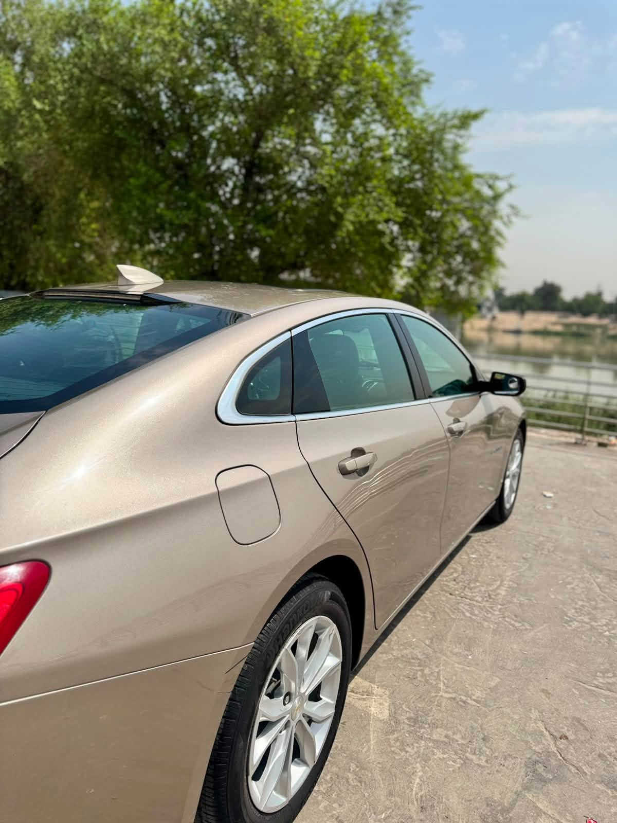 🫡السلام عليكم للبيع. 

🚗شوفر ليت ماليبو lt  
موديل  2024  
🚶ماشية فقط 31 km 
مكينه 1500 تيربو 

🔥حادثها خفيف كما موضح بلصوره البريد مصلح نفسه بيها ايرباك السياره رجع سستم  صور الحادث والسونار بالمنشور 

🔥فول مواصفات 
🔥ابواب بصمة 
🔥داته شو للتصادم مع منبه 
🔥تدفئة كشنات 💺
🔥شاشة كبيرة  🖥️+ كامرة 
🔥كرسي كهربائي 
🔥رادار امامي 
🔥سياقة داتية وتحديد مسار 
🔥تشغيل عن بعد 
🔥حساسات خلفية  
🔥داخل اسود.
🔥وباقي المواصفات المعروفه 🔥
📍المكان _بغداد _الكرخ 
الاتصال ☎️📞هـ***********

