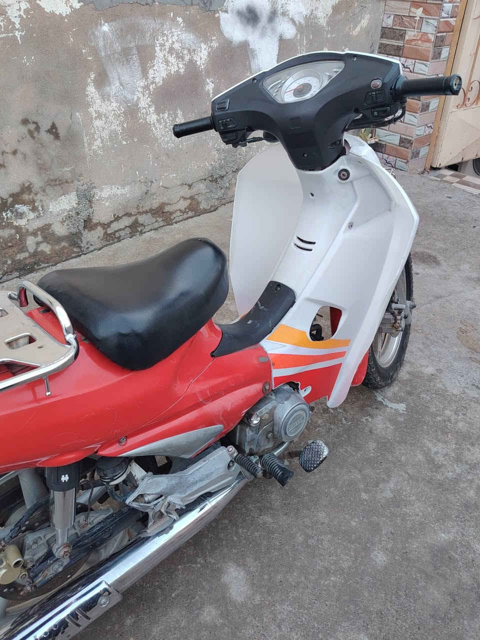 سلفيز نظيف واي شي مابيه للبيع بسعر 650 وبي مجال للاستفسار على ***********
