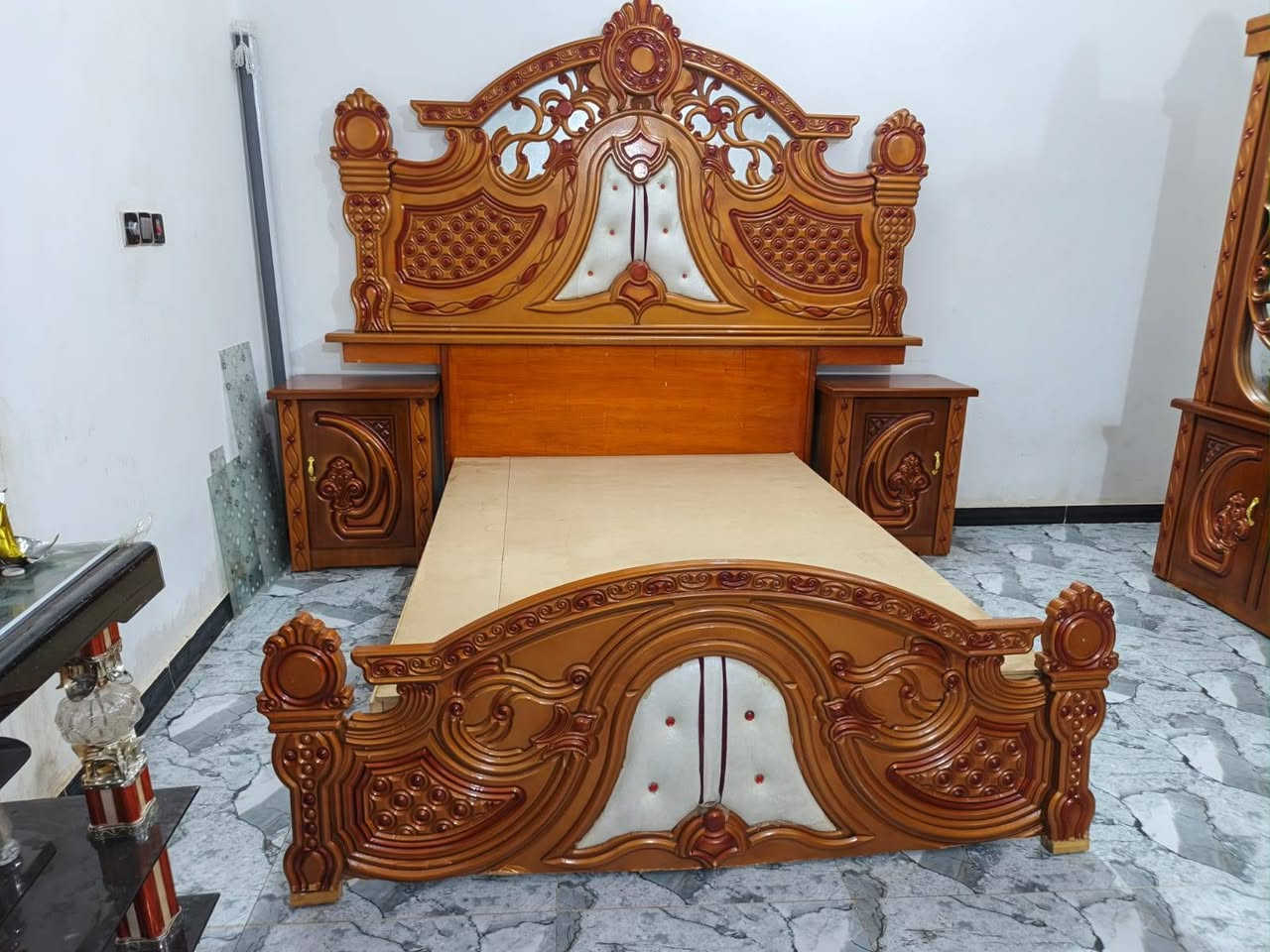 غرفة اخشاب ام السته نجاره تزكام جديده كلش نهايته 650 مكان ناصريه ***********
