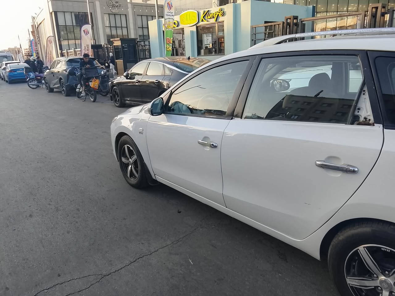 للبيع
بيها مكانات صبغ بس ابيع مصبوغة حزام .. حادثها من امريكا بالگصة وحادث بالعراق بالجاملغ الأيسر الخلفي سيارة حلوة كهربائياتها كلها شغالة تبريدها بارد وباتري جديد وتخم تاير ومكينة خير من الله رقم كربلاء دولي باسمي ب 68 وبيها مجال 

متواجد كربلاء وبغداد 
***********
