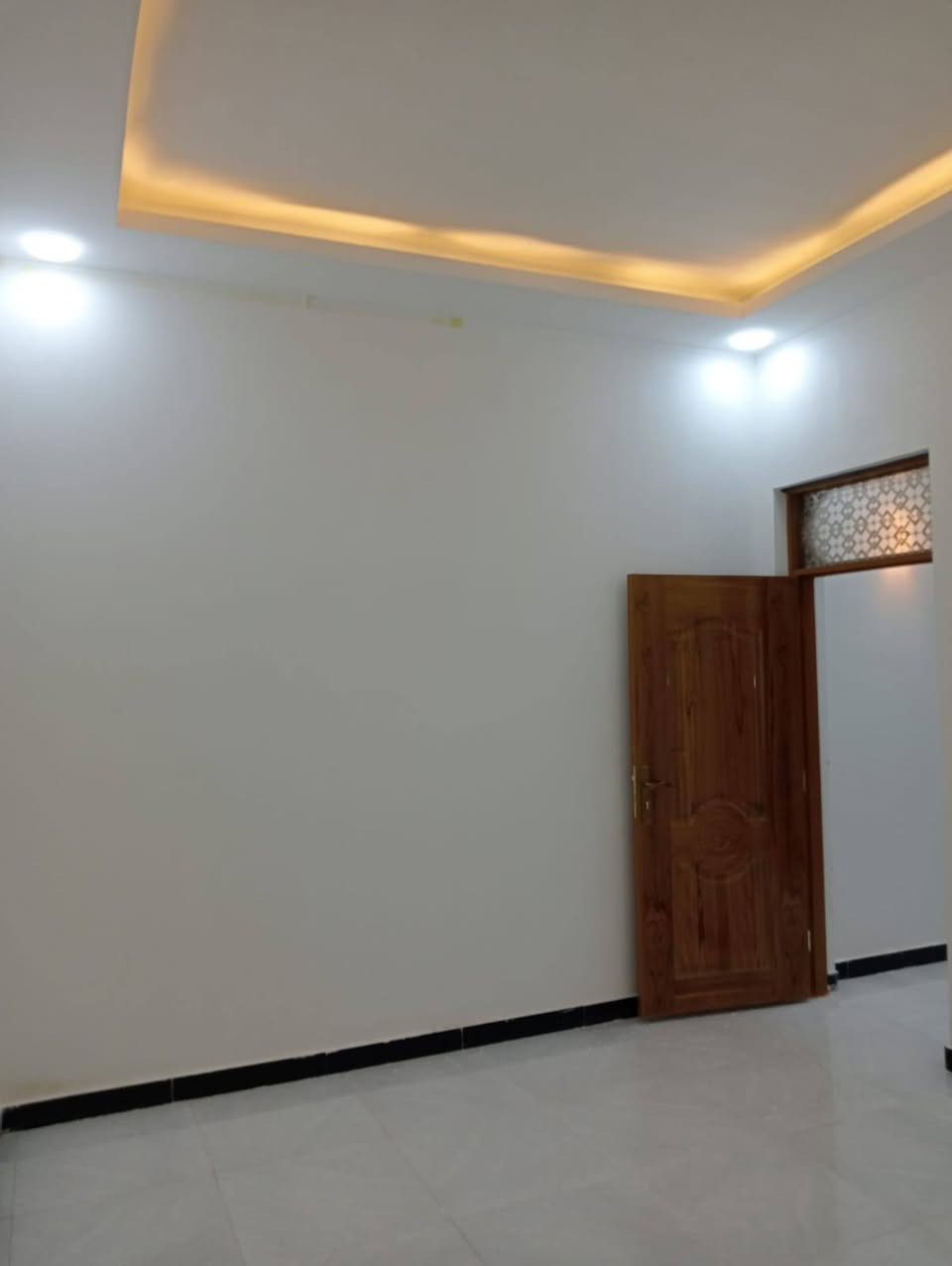 بسم الله الرحمن الرحيم.                                                  عرض حي ميسان قطاع 22 مساحه 100 سعر 150 مليون  مع مجال دار جديد ما مسكون طابقين صب مسلح              يحتوي على طارمه مطبخ ستقبال صاله وغرفه وكشوفه حمامات داخليه وخارجيه طابق الثاني يحتوي على خرفه عدد ثنين وصاله حمامات                                                 موقع مكتب حي ميسان شارع كيات قرب تقاطع بواري مقاولات عامه مناسبه رقم للستفسار على واساب ***********11
