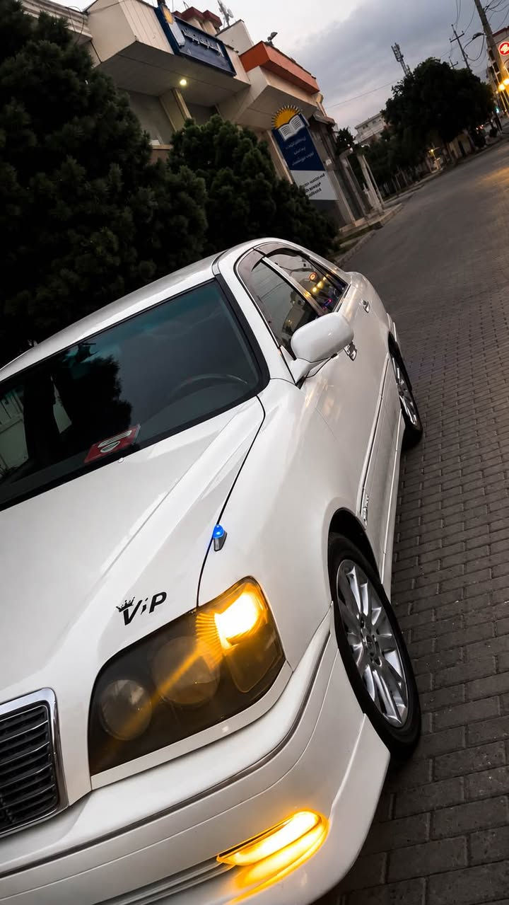 ToYoTa Crown 2003 ⚜️🤍🇯🇵 
سپی صه‌ده‌ف بڕاوه‌
مه‌كینه‌ D4-گه‌وره‌ كه‌م بانزین خۆر بێ دیلكۆ
كامل جوانكاری بۆ كراوه‌ 
پێشوودوا سپۆڕت 
پێ چاڵ بێ شوخت هه‌ستی پێ ناكه‌ی 
كه‌ موسه‌ زۆر جوان چاك كراوه‌ته‌وانێ
تاعونه‌ی كریستاڵ
٣ دوگمه‌ تراكشن 
په‌رده‌ ٤ كوشن كاره‌با
٤ كوشن قوماش لۆك 
ناو زه‌رد
پێش عیون 
دوا كریستاڵ لۆك 
سوكان كاره‌با 
كاسێت بیلاد 
ئاوێنه‌ هیته‌ر
جامی دواوه‌ هیته‌ر
حاسه‌ی دواوه‌ 
سیسته‌م ساڵانسای ده‌سكاری كراوه‌ 
٤ ویل ی ماجێستاو ٤ تایه‌ی تازه‌ 
بێ مه‌سره‌ف به‌ شه‌رتی گێڕوومه‌كینه‌و ئه‌كسل و ته قه‌و ڕه‌قه‌ ✅🤍
سه‌یاره‌كه‌ له‌ سلێمانیه‌ 
سعری ٤٠ گه‌ڵاو مه‌جالێكی بچووكی برایانه‌ 
ماشاالله‌ له‌بیر مه‌كه‌ن 
تێبینی: سه‌یاره‌كه‌ كۆدی هه‌یه‌ !!.
ژم :*********** السليمانية, العراق
