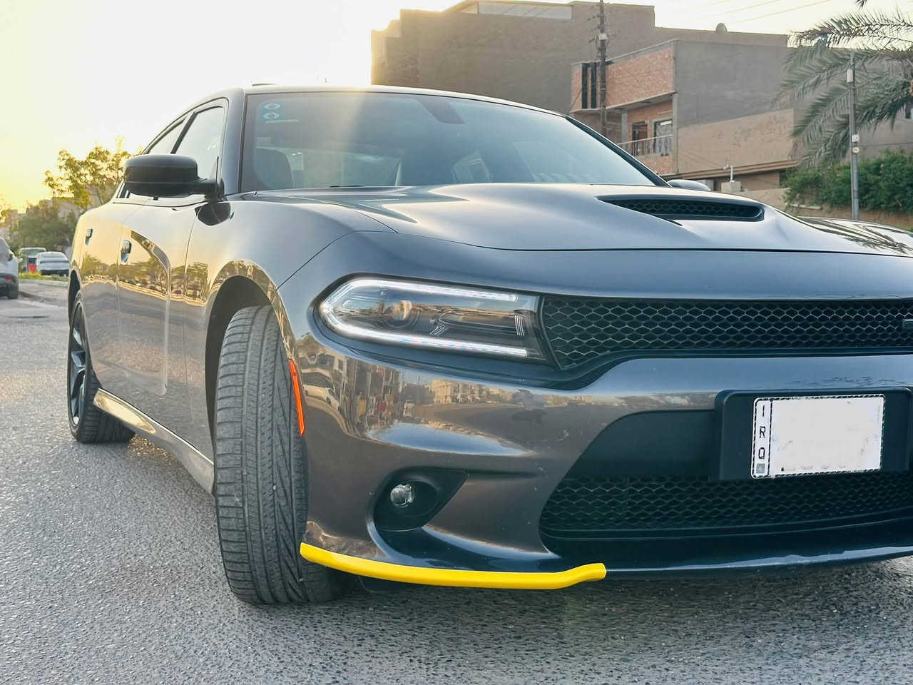 جارجر جي تي بلص
فول 1 /1 رادار جانبي 
‏CHARGER GT Plus 
اخر اصدار لاست كول 
الموديل :2023 . (خليجي)  النداء الاخير. وكاله هارلم 
العداد :27 الف كيلو  سياره بعده بحالت زيرو  
الضمان : 3 سنوات او 60 الف كيلو متر . 
المحرك : V6.  3.6L
مكفوله من الصبغ و التبديل  
مرقم بغداد الجديد كامل تحويل ثاني يوم 
المواصفات : رادار جانبي…….
* جناح خلفي اسود. 
* ويل قياس 20 انچ اسود . 
* مقود القيادة رياضي . 
* مقاعد رياضية من الشاموا الأسود.
* نقطة عمياء . 
رادار جانبي.
* مصابيح أمامية زنون . 
* كشافات الضباب زنون . 
* المصابيح الأمامية مع LED . 
* حساسات خلفية. 
* شاشه كبيرة مع نظام ملاحة نفكيشن GPS . 
* سستم صوت الپاين .
* فتحة سقف (سلايد) . 
* المقاعد الأمامية كهربائية . 
* ذاكرة لحفظ وضعيات الجلوس (ميموري) . 
* مقاعد أمامية تبريد وتدفئة . 
* تشغيل عن بعد . 
* المقود كهربائي . 
* تدفئة مقود القيادة . 
* محدد سرعة . 
* تلفون بلوتوث . 
* كاميرا خلفية .
* مرايا متحسسة للاضاءة العالية .
* كير شفتر بالستيرن . 
* دخول ذكي (بصمة) .
مكاني بغداد
***********هاتف
