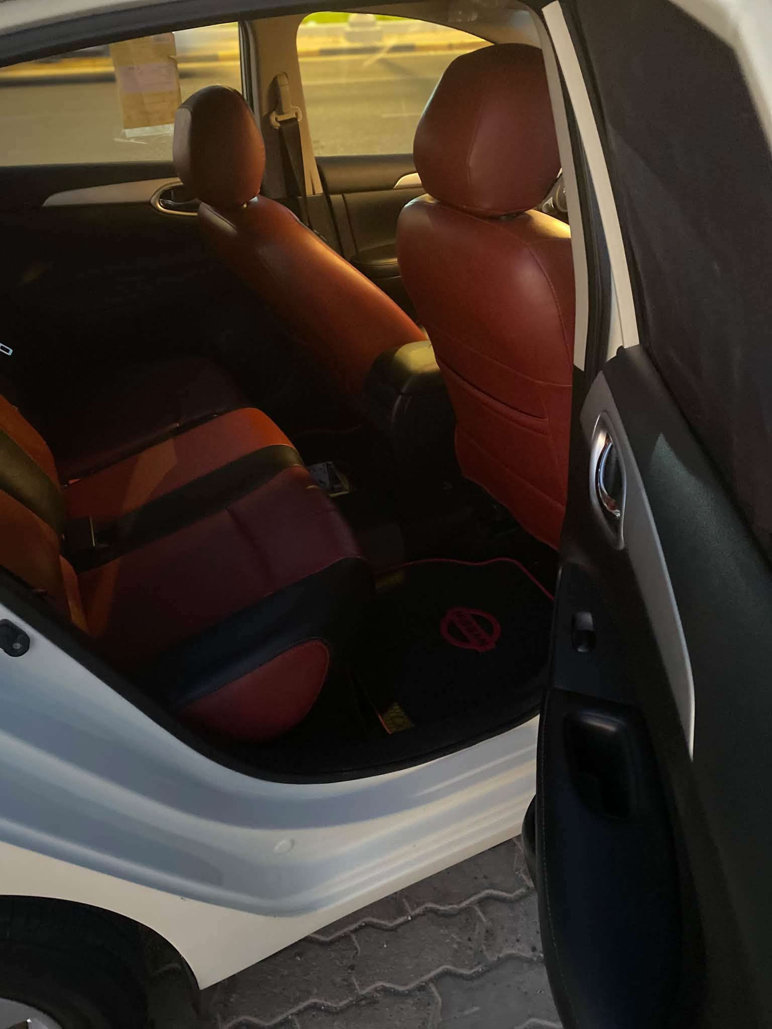 سلام عليكم نيسان سنتره مديل 2024داخل ماروني سيار كفاله عامه ما عدا شخوط ثنين صغار كلش سعر١١٥.  
رقم ***********
