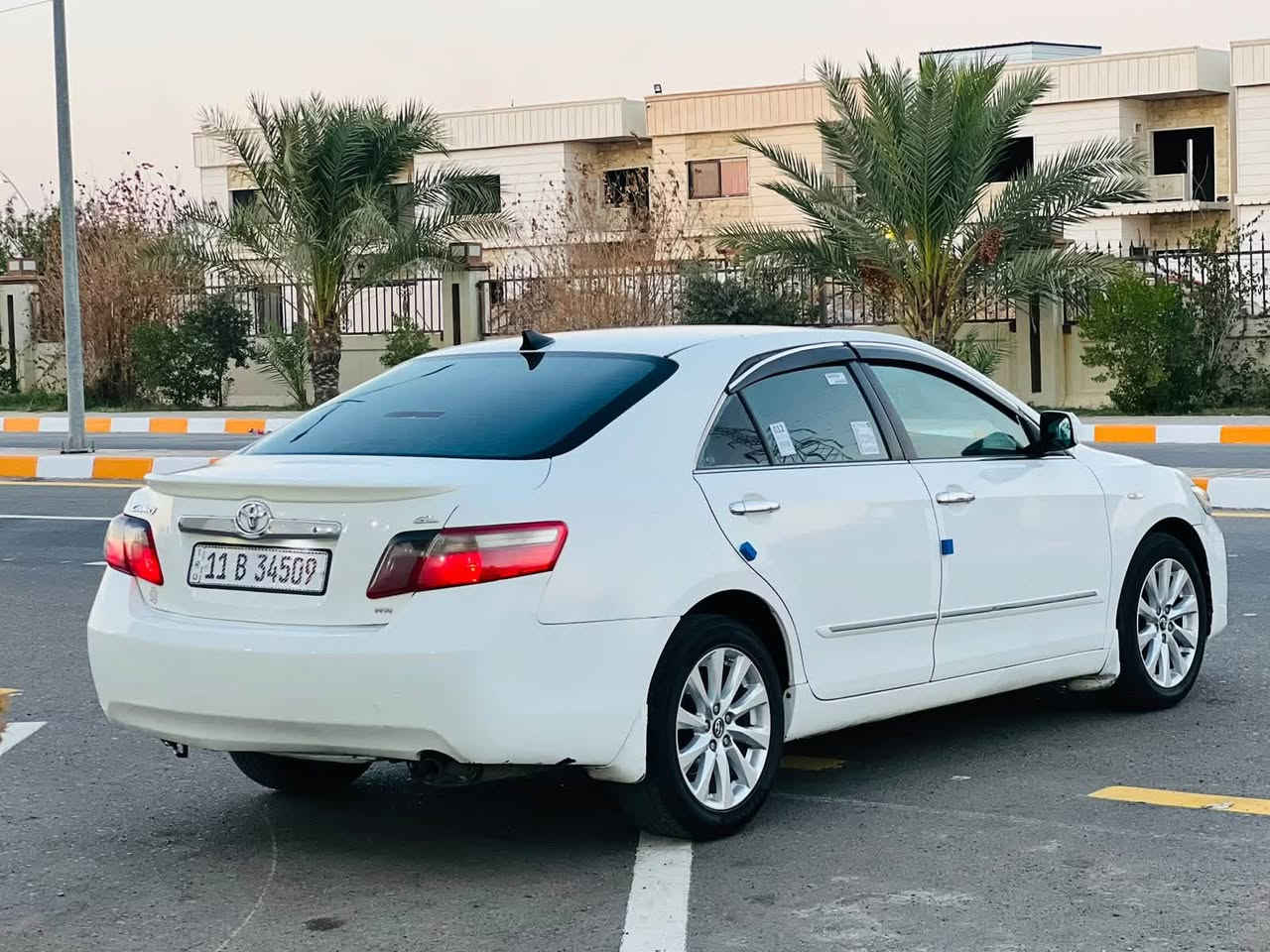 للبيع فقط '
تيوتا كامري وارد خليجي

 الموديل 2008 الون ابيض ثلجي صبغ قطعه وحده صبغ  بدون اي دواخل والباقي مكفول مكينه 2400 vvtبدون لاصرف لابخار كير 

بدون اي عيب مواصفات   

داخل رصاصي

بلاجكتور بلادي بجم كامله كله زينون  

مسجل بلادي شركه

قطعتين تبريد ثلج ثلج

ويل كب كروم 5 جديد وتخم تاير جديد  

حساس خلفي 

تحكم مري جانبي 

4دسك

اواكس 

يو اس بي

اي بي اس 

كير/محرك/صدر/تخم تاير/تخم ويل كب /باتري/كهربائيات/تبريد/تدفئه/ارضيه جلد/دوشمه-كله جديد وبالشرط

رقم بغداد   انكليزي(11)سنويه جديده هزه جديده 

شرط التحويل والغرامات السياره باسمنا 
 ب 106 وبيهه مجال بسيط 

عنوان السياره بغداد ال غزاليه 
***********  اتصال فقط 
*********** واتساب فقط
