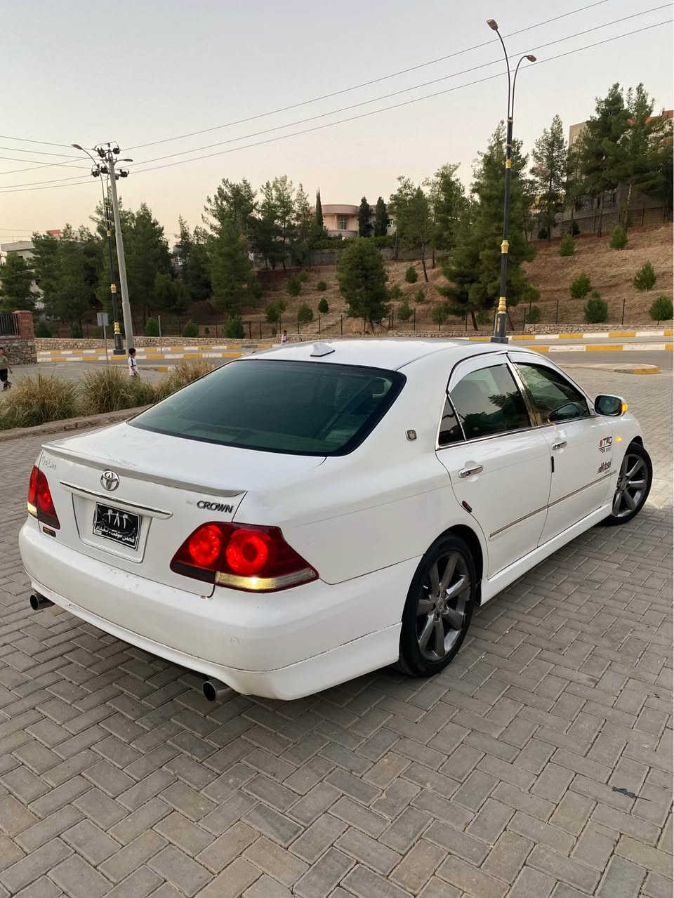 سەرەتا بە ناوی خوای گەورە و میهرەبان

تۆیۆتا کراون شاهانە
مۆدیل ٢٠٠٥
بەس موس
مواسفات ٣ دوگمەی ناو کرێمی و ٣ پەردە و سەلاجە و مەرکەزی و ئاوینە ئیشارەت و بیلاد شاشە و کامیرا و بەسمەیە و ٥ بەسمەیە و سوکان ڤۆلیۆم و تەعدید سرعە و ئاوینە کارەبایی و ئاوینە ئیتەرە و کامل سپۆرتە و لایت ناوچەی کویر و دەبل گیچ و دەبل ایرباگ و فول فولە بەس سڵاید نیە.!
نموونە لە جوانی و پاکی
سەیارەکە کامل کراوە بە سپۆرت
گیر و مەکینە و کارەبایی و تەبرید و تەقە و رەقە و تندوتۆلی بەشەرت
گیر و مەکینەی بەشەرت گیر و مەکینە گەورەی شانسی ١٨٢ مەرخوب
سەیارەکە بەس موسە و بەس شوین موسەکانی بۆیاخە دەعم و لیدراوی و بڕاوەی بەشەرت
٤ تایە و ویلی لۆکی لە ژێرە
کامل مەسروف کراوە دیناریک مەسروفی نیە
پیش و دوای کەپسە و سەقف و شان و چواردەوری شوشەیی
دەعم و لیدراوی و بۆیاخی نیە بەشەرتی فەحس
سەقف و کەڤەر و پیش و دوا و خایسی بەشەرت
سەیارەکە ماڵانە و کامل سێرڤس کراوە رۆنی گیر و رۆنی مەکینە و باتری تازە و تایەی تازە بۆ بەستراوە دیناریک مەسروفی نیە
ماڵی دۆستە و بی مەسروفە
بۆ عەیب و عار و مەسروف پرسیار مەکە.!
شوین// هەڵەبجەی شەهید
سعری// ٥٨ گڵا و مجالیکی برایانە

ئاسیا// ***********
کۆرەک// ***********

واتساب و ڤایبەری لەسەرە.! حلبجة, السليمانية
