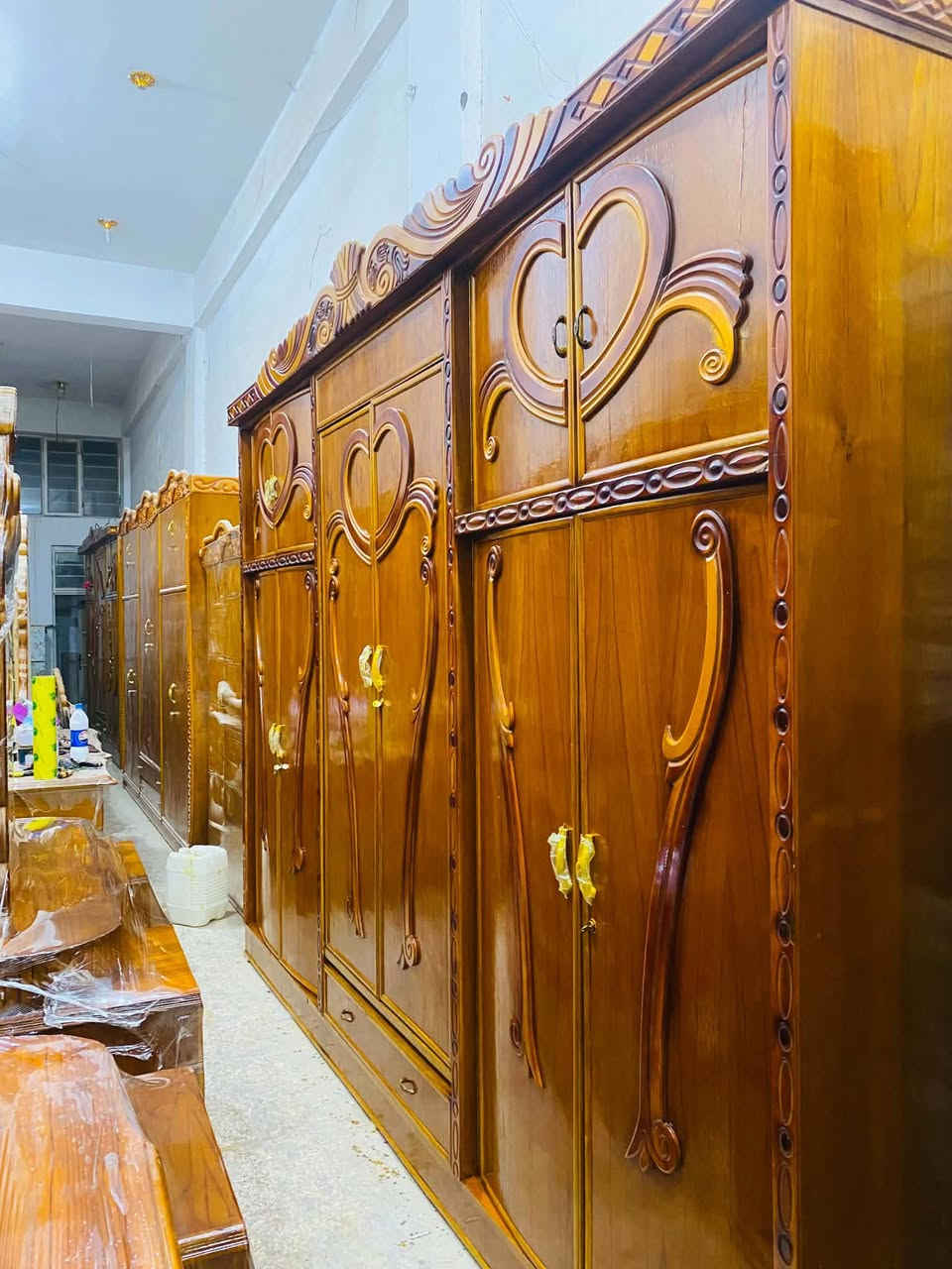 غرفة نوم عراقي مستخدم اخو الجديد وباسعار مناسبة شغل درجة اولى مرتب ضهر جرجوبة السعر 750 الف وبيها مجال للطيبين 
رقم الهاتف ***********
