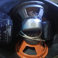 هاذا غراض مال ماكس  للبيع اليفيدنه ايرسلني دمام قطعتين كلش عالي وقاعده...