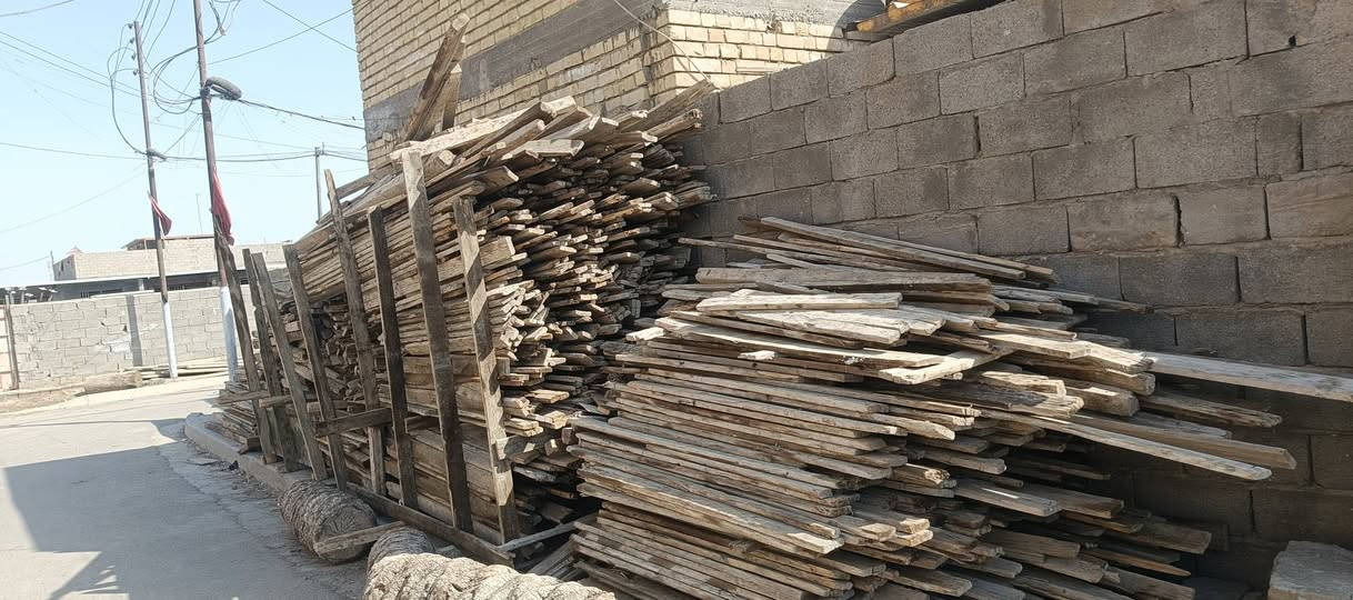 سلام عليكم عندي خشب للبيع ابيعا كله خشب نضيف الاستفسار *********** بي واتساب
