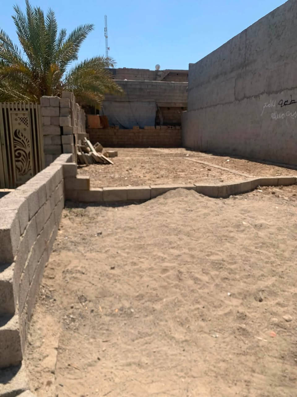 سلام عليكم قطعه بتلو للبيع مساحه 120 متر زراعي 25 خدماتها(ماء كهربائي تبليط مجاري) بكانها بعقوبه باب الدرب مدرسه المساعي السعر 23 وبيها مجال الاستفسار ‭ ***********
