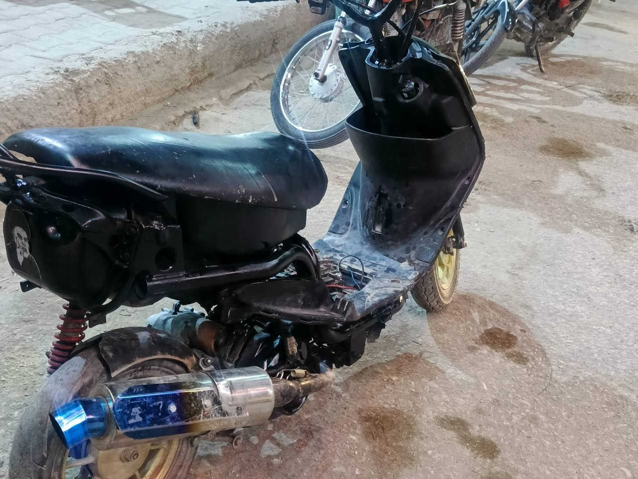 دراجه ماكس عدله لبيع بيه صوت بل صالنصه كلش قوي رياضي  محركه بل جيس السعر٢٥٠وبيه مجال السعر*********** المكان الحمزة الشرقي
