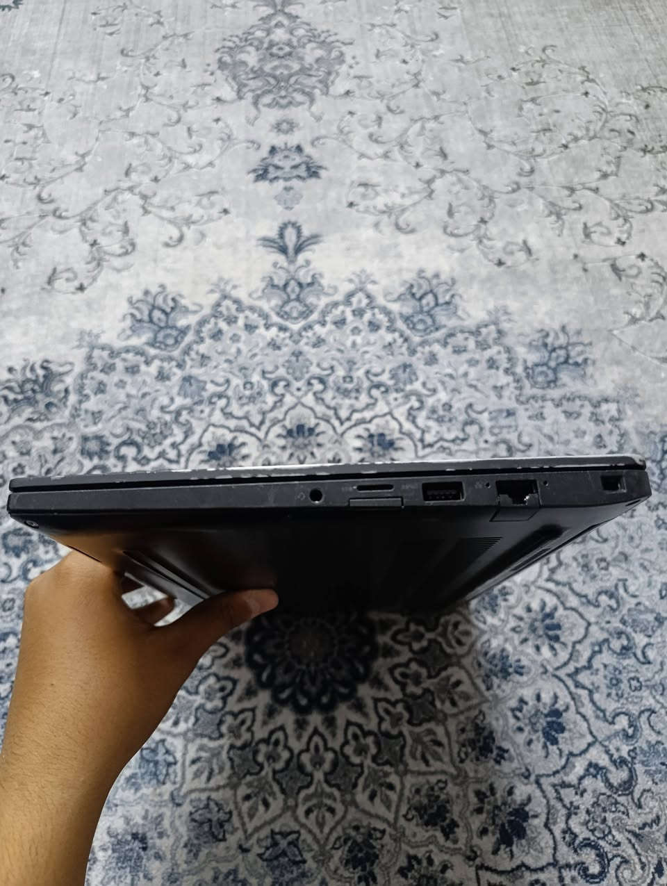 لابتوب للبيع ديل 7480
المعالج i5 7200u

كارت شاشة داخلي 4GB

الذاكرة  Ssd 256 GB 

الرام 8GB قابل للرفع إلى 32GB

دقه الشاشة 1920/1080 FHD

يشغل العاب مثل GTA 5 و BLACK OBS 3 و Minecraft 

يفيد أعمال هندسيه وطباعه وكافت المنافذ شغاله 

السعر 140 الف قفل 

الصور موضح بيها كل شي عن حالت اللابتوب 

مكاني كركوك

للتواصل واتس اب ***********
