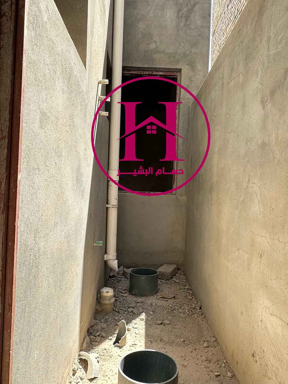 عقار للبيع 

الموقع حي العرموشيه 

المساحه 300 متر طابقين 6 غرف نوم نضام اسويت

العقار باقي على التشطيبات 

الأستفسار الأتصال على الرقم 
***********  او مراسلة الواتس اب 
سيكون الرد على الجميع 

  #حسام_البشير
