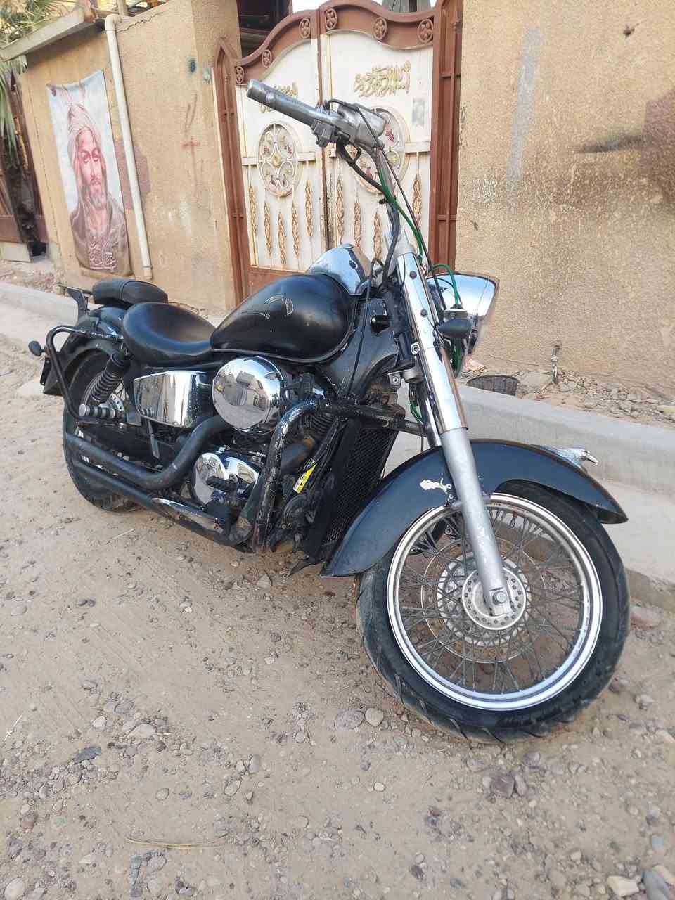 سلام عليكم شباب هوندا شادو 400cc كلشي موضح بالتصوير مكان بعداد بلديات ستفسار *********** خوان سعر مليونين وربع وبي مجال
