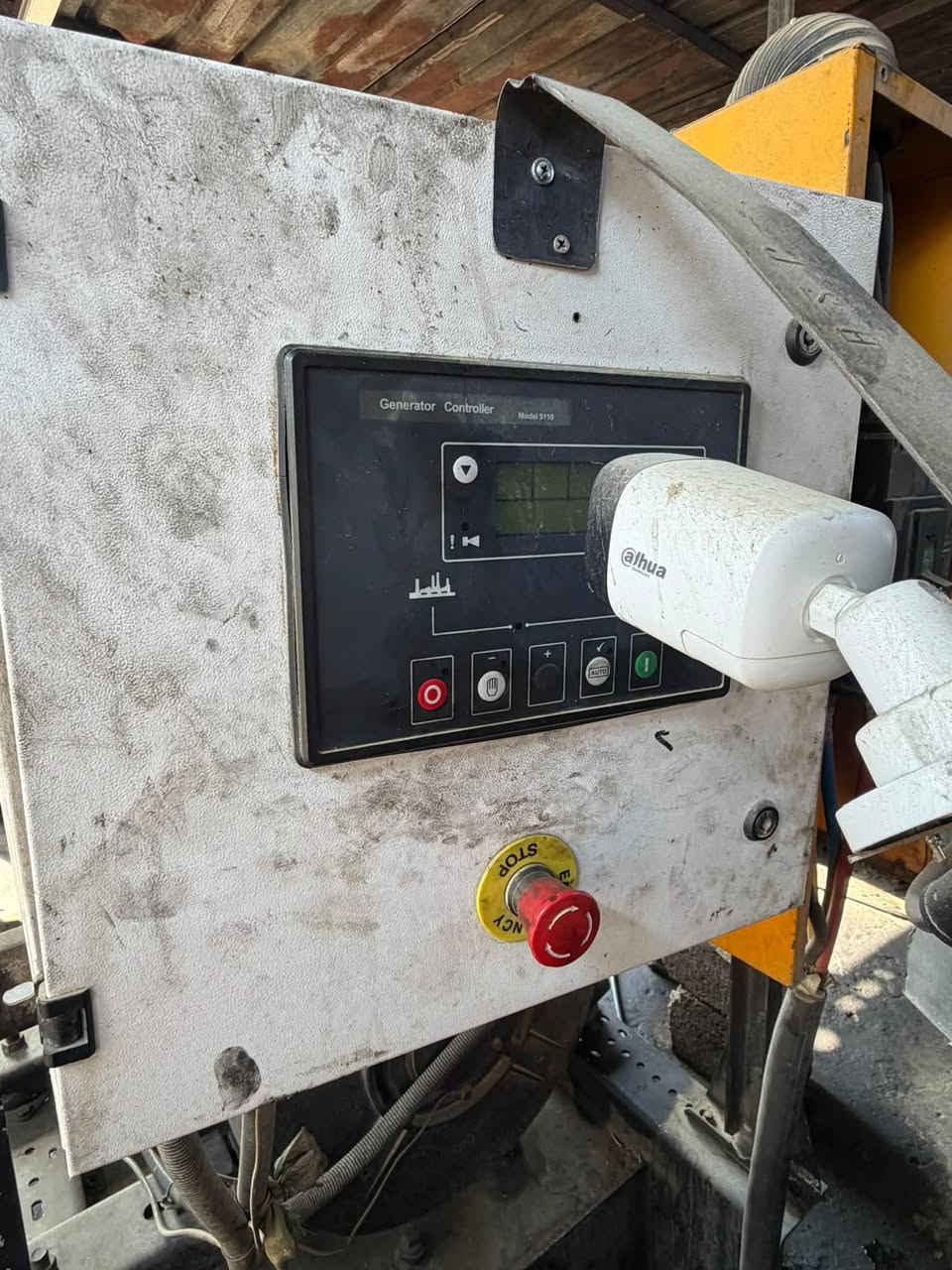 للبيع كمنز 24/114 كور جديد بم ونزولات جدد راس توليد جديد 250 kv شاصي عالي
راديتر تعبان والانتركلر تعبان 
طلع عندي بيها طبطبة جوه والفيتر يكول بيها بيرن ف اريد ابيعها ع موجود 
المكينة شغاله صافية بس الطبطبة بيها 
ابيعها ع موجود
الي تفيدة يتصل بيه ***********
مكاني بغداد جسر ديالى
