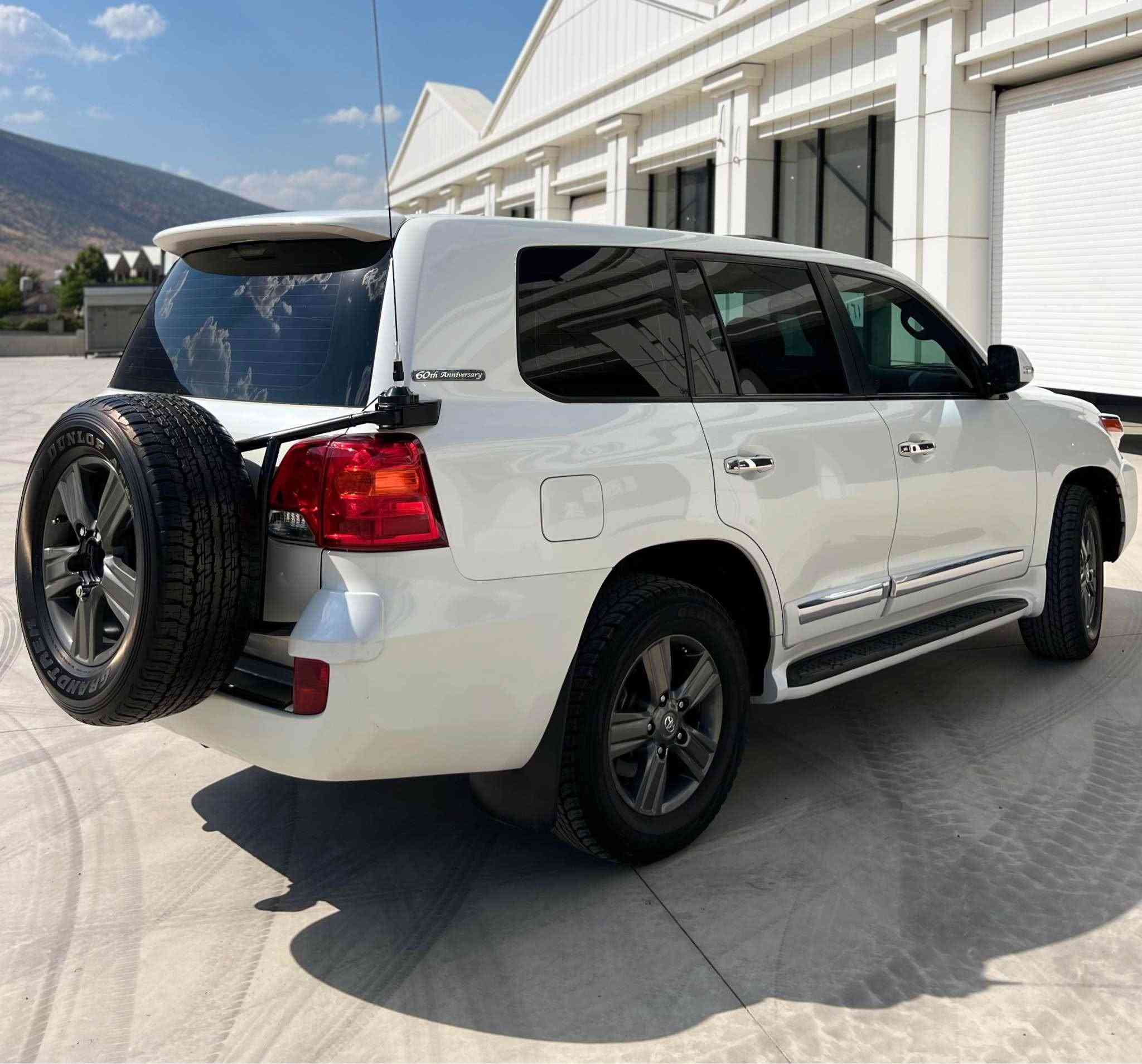 Toyota Land Cruiser GX 2014
ژمارەی هەولێرەلەسەر دەقی شەریکە ماوەتەوە ١٥٨ هەزاری هەقیقی رۆشتوە،تاخم تایەی تازە گۆراوە تەنها ٢ پەنجە PDR هەیە باقیتر دەعامیەکانیش بەشەرت گێر مەکینەی بەشەرت، تەحویل وکالەی بەشەرت رەقم سەنەویە تا٢٠٢٩ نوێیە نرخی ٣٥٨وەرقو کەمێک مەجال
*********** أربيل, العراق
