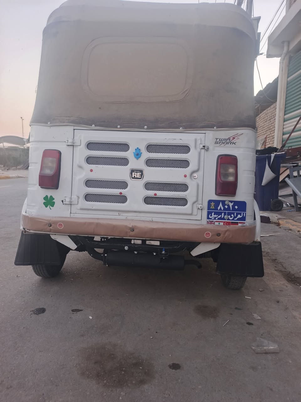 سلام عليكم تكتك البيع مديل 20 كفاله عامه رقم انكليزي واسط تحويل ثاني يوم اي استفسار انتصل عل ***********
