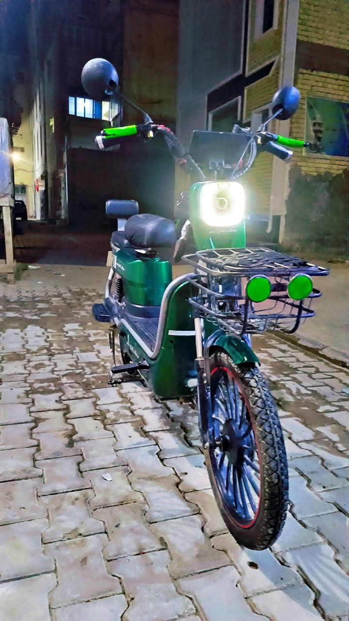 سلام عليكم  بايسكل شحن حجم 24 نضيف 
للبيع  سعر 300 الف وبي مجال 
عنواني كربلاء البوبيات 
للتواصل: ***********
ناقصه فقط بنز خلفي مايكلفك 3000 دينار
