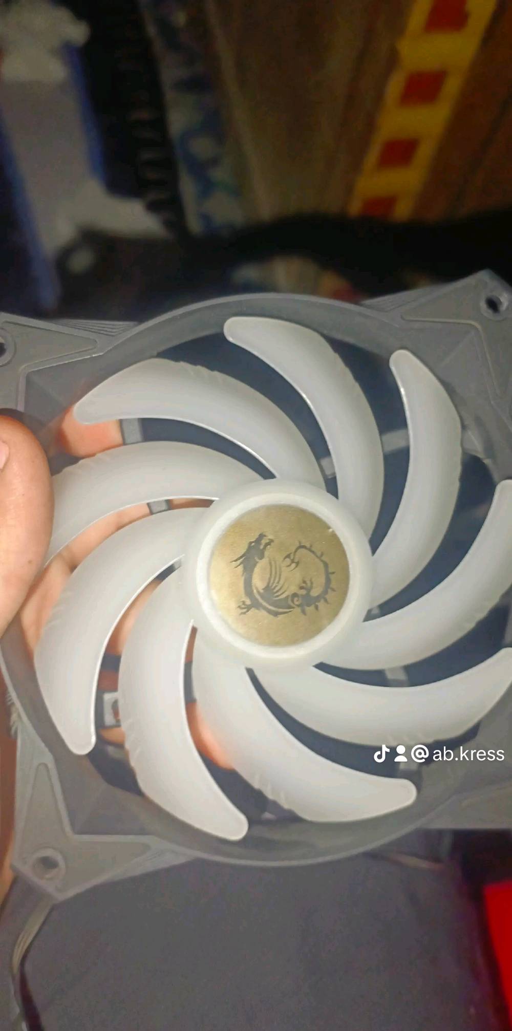 مراوح للبيع اول msi  ب10 وثانيه كيم ماكس ب10