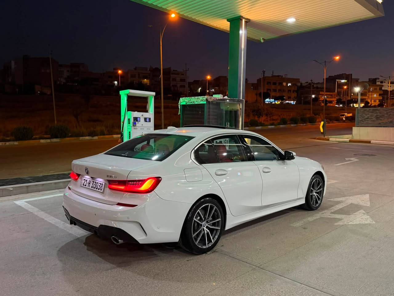﷽
للبيع 
بي أم دبليو 
3 Series 
330i
موديل 2021 
لون ابيض 
ماشيه ٤٩
مواصفات فول
بصمة ، فتحه  ، ، لايت ليد و متحرك ، ، ٤ رادار ، كشن كهرباء ، ستيرن كهربائي ، كشن و ستيرن هيتر ، كشن خلفي هيتر ، دبل رادار ،  ، عداد إلكتروني ، كاميرا ،  ، داخل احمر
سيارة  بدون حادث بدون ارباك ٢ قطع بس سرقه 
سياره مابيه ١ دينار مصرف 
٤ تاير جديد
رقم سليمانيه، رقم سنوية ، هزه كل جديد و باسمي 
مكاني سليمانيه 
***********
