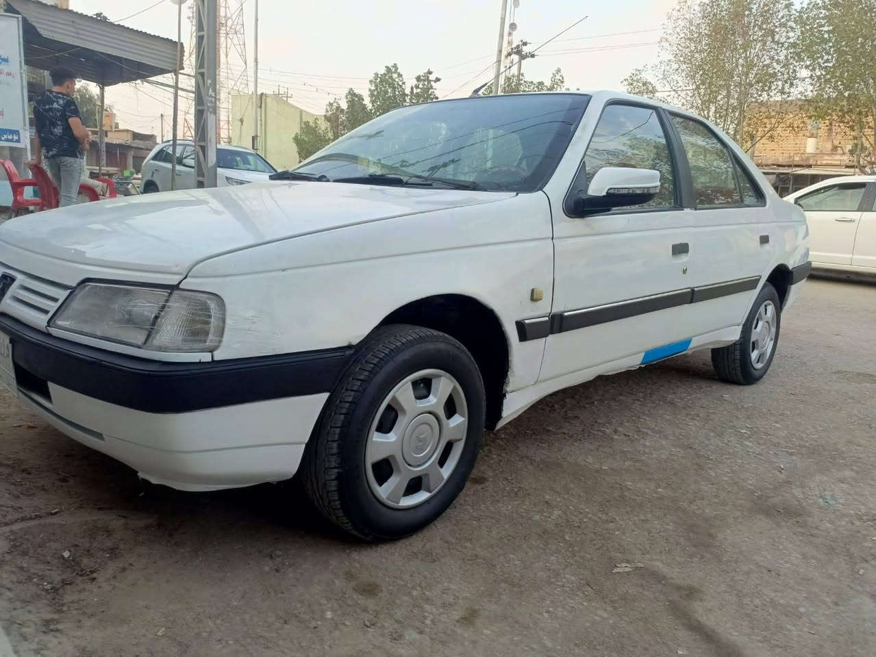 بيجو GLX  موديل 2009  رقم بابل
كفاله محرك وكير  شواصي مكفولات 
تخم تاير جديد  دواخل نظيفه ودوشمه . 
لاضربه ولا صبغ ولا خياس 
السعر 30 وبي مجال 
سياره مال جناي  مكاني نجف الكوفه ***********
