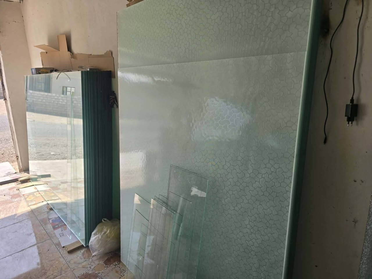 🏡
محلات الرحمة 
_ بيع وتركيب كافة انواع والوان   الزجاج ودبل جام وعمل جام خانة _ تنظيف وصبغ الشبابيك والابواب 
_ بيع كافة انواع والوان المرايا وجميع الاحجام 
_ اسعار تنافسية(سعر الجملة)
العنوان مفرق قرية الزاوية مجاور الصيرفة  📍   
 الاستفسار الاتصال او مراسلة الرقم واتس اب
✅  ***********    ✅   ١١٤
