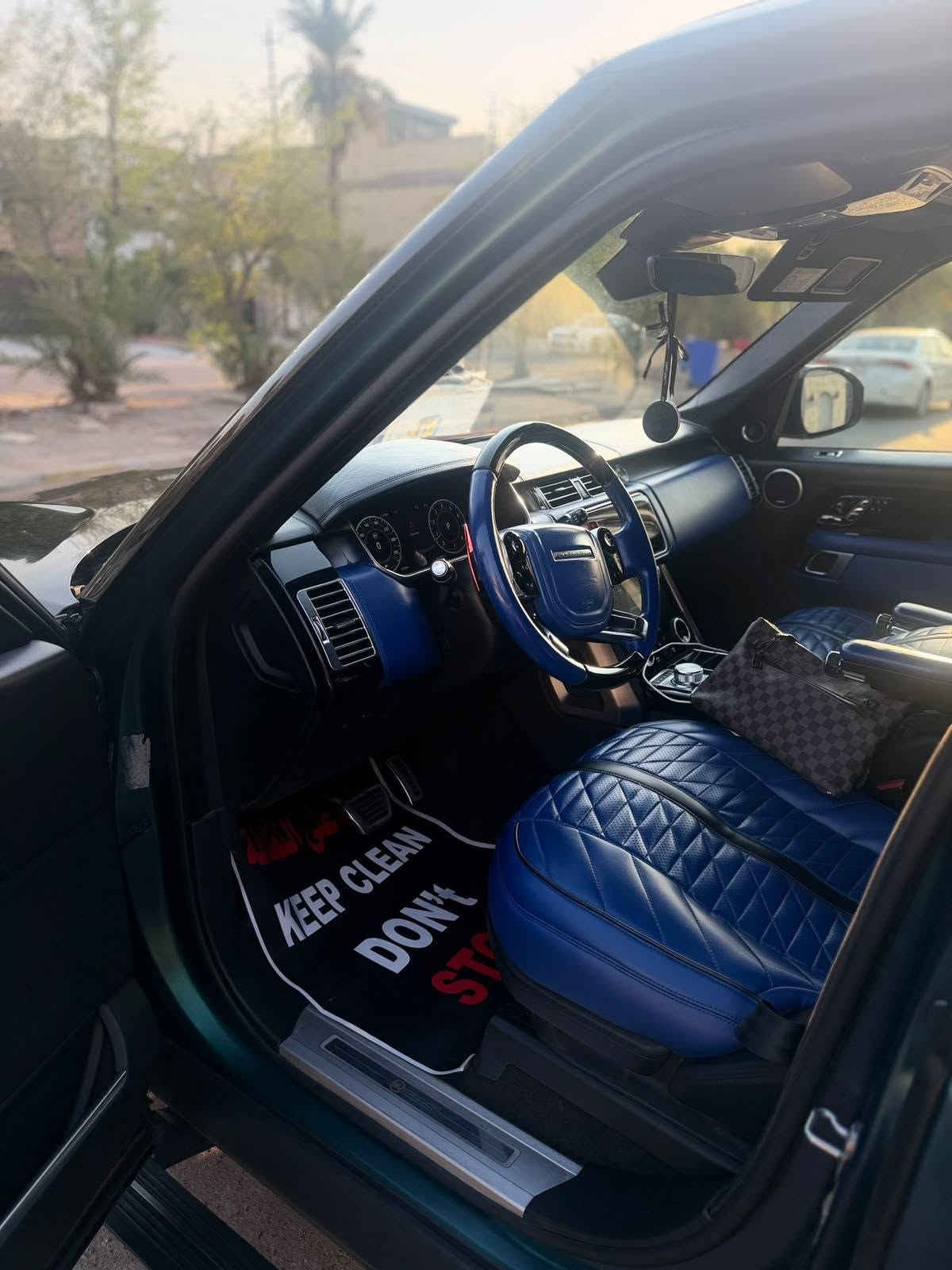 Range Rover 
Autobiography VIP
2020  SVO

V8 Supercharged
 🇬🇧🇬🇧🇬🇧

   ♦️♦️من القطع المتميزة بالعراق ♦️♦️
          ♦️ قطعة وحيده بالعراق ♦️

رانج روفر 
فوك _ SVO  اوتوبايغرافي 
أعلى فئة من ناحية المواصفات واللون

الموديل ـ 2020
رقم بغداد مميز  ❤️ 

لون مميز بلاي اصلي وليس تغليف
ولكن الأسود تغليف PPF مضاف عليها😍 
داخل مميز ايضا vip كشنات بقلاوة 
وايضا التجوة الوسط منفصل كهرباء   

استيراد خاص من جورجيا 🧡
ضمان دولي 
بصمة عدد 2 
عداد المسافة  73 الف كيلو 😍 فقط 

المواصفات👇👇

♦️ لون مميز متغير حسب الاضاءة
♦️ المحرك ـ 8  سلندر سوبر جارج
♦️ قمارة جلد
♦️ مسند خلفي كهرباء 
♦️ دوسات شفط 
♦️ أبواب شفط 
♦️ كامرات ٣٦٠°
♦️ رادار 
♦️ مساج 

♦️♦️ السيارة أعلى فئة فول مواصفات ♦️♦️
ميحتاج اكتب اكثر 
بيها بارد قليل جدا بدون صبغ بدون سمكرة

تسأل على السعر 
اتصل او راسلنا واتس اب 

مكان السيارة بغداد 💖
للأستفسار ... 

*********** 

سلام رانج روفر 

@الجميع
