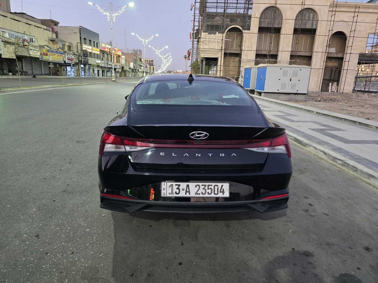 هيونداي إلانتره
• **الموديل:** 2022 (وارد أمريكي - فئة SE).
• **المكينة:** 2,000 سي سي 
• **الشواصي واللغود:** مكفولة 100% (لا قص ولا تعديل ).
• **الإيرباك:** مكفول 100% (سليم ).
• **الضرر:** 2 قطع  
📌 **المواصفات المختصرة:**
شاشة كبيرة، كاميرا خلفية دوارة، رادارات أمان (تحديد مسار + مانع تصادم أمامي وخلفي)، أبل كاربلاي، مثبت سرعة، تحكم ستيرن، وأنظمة قيادة متعددة.
(السيارة جاهزة، رقم ميسان الجديد،).
**السعر:** **138 ورقة** ( وبيه مجال بعد)
 **المكان:** ميسان / العمارة.
**للاتصال:** ***********
