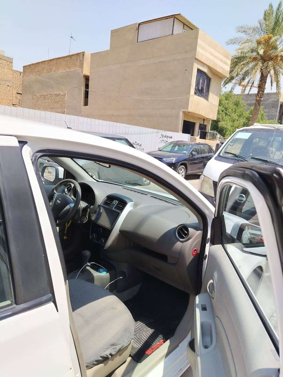 سني هندي
موديل 2020
ماشيه 60  الف 
بيه جاملغ امامي وخلفي 
والباب الوره مبدله 
والباقي مكفول 
السعر 105 وبيهه مجال بسيط
الرقم  ***********
