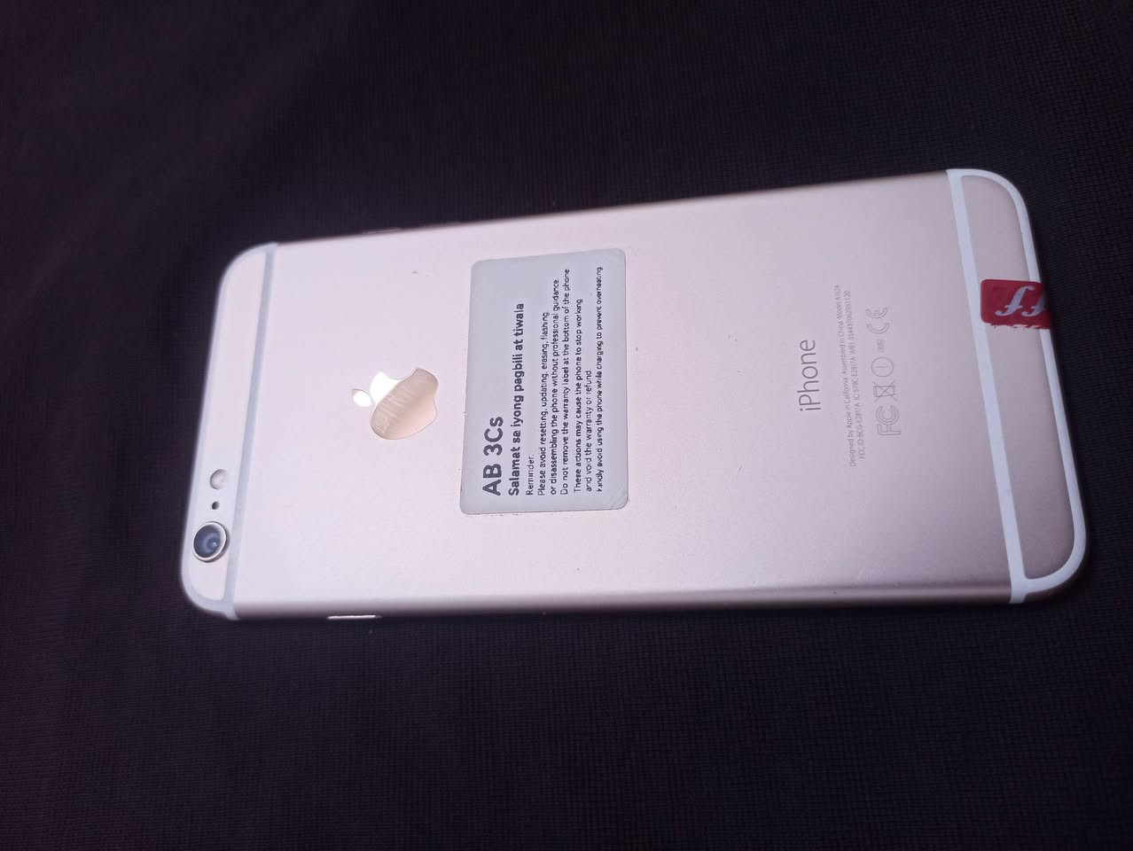 آيفون 6 بلس 64GB – بحالة الشركة وقليلة النظافة! 🔥
للبيع جهاز آيفون 6 بلس لون فضي (واجهة بيضاء) بذاكرة 64 جيجابايت. الجهاز نظيف جداً، شد شركة وغير مفتوح نهائياً وعلى الشرط والفحص، ونسبة البطارية 100%.  
​💵 السعر: 85 ألف دينار (وبي مجال بسيط للشراي)
📍 المكان: النجف / حي الجمعية – شارع الوائلي
📞 للتواصل: ***********

نص مكتوب في الصور:
- لا يوجد SIM
- البطارية
- حالة البطارية
- ١٠:٣٨ م
- ٣٧٪
- كما هو الحال مع البطاريات القابلة لإعادة الشحن، بطارية الهاتف قابلة للاستهلاك وتصبح أقل فاعلية مع الوقت. معرفة المزيد...
- ١٠٠٪
- الحد الأقصى للقدرة
- هذا قياس لقدرة البطارية مقارنة بقدرتها عندما كانت جديدة. قد تتسبب القدرة المنخفضة بتقليل ساعات الاستخدام بين عملية الشحن والأخرى.
- أقصى قدرة للأداء
- تدعم بطاريتك حاليًا الأداء الطبيعي وقت الذروة.