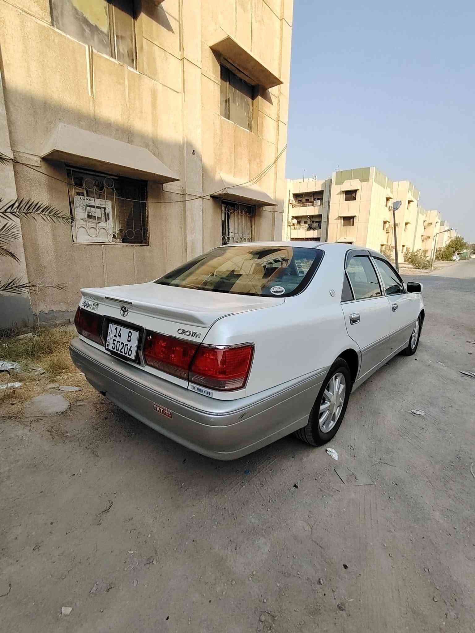 سلام عليكم ورحمة الله وبركاته
ملكه للبيع خضراوي 3دكم
كفاله ضربه صبغ نقل السياره جديدا 
رقم بصره نكليزي
السياره بيها خشم مدكر اربع أصابع بارت
حداده تخم تاير تبريد كشن كهرباء
بيه خيط بخار جديد الاستفسار ***********
السعر 130 بصره
