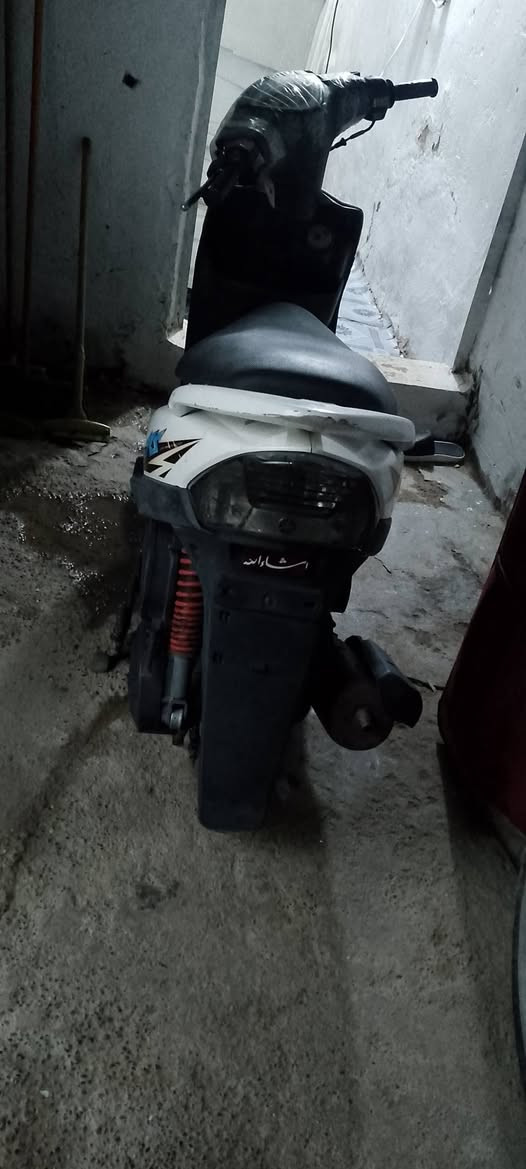 سلام عليكم عندي دراجه ماكس عدله مال ربه برغي ما مفتوح كفاله عامه سعر مليون قفله *********** واتساب .. مكاني بغداد
