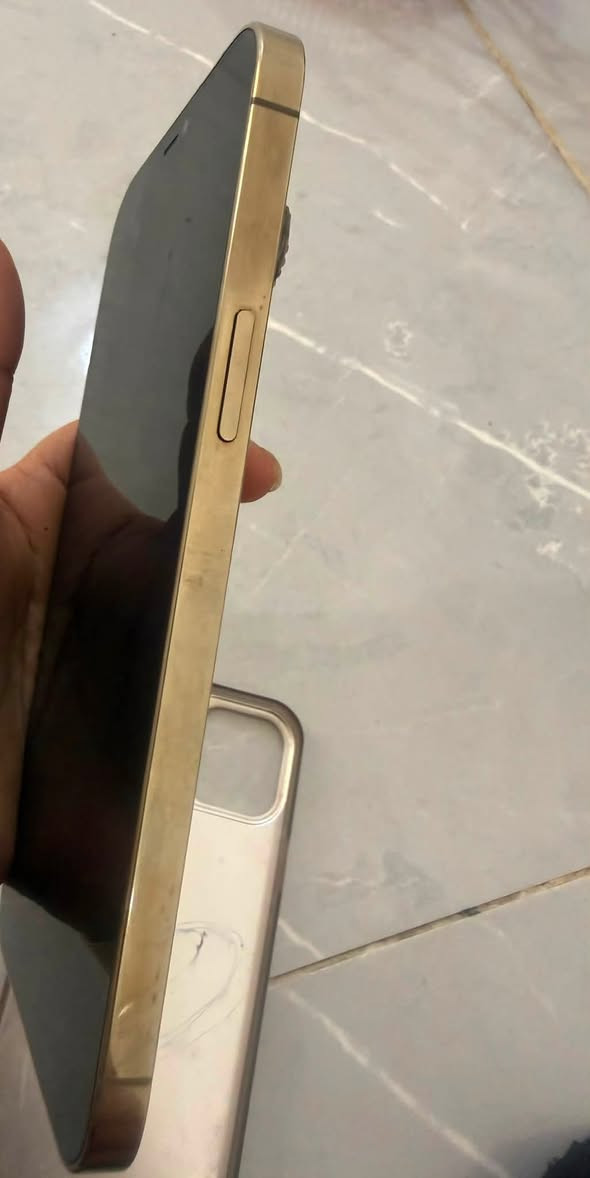 للبيع / آيفون 12 برو ماكس ذاكره 256
بطاريه 71 الاصليه مال الشركه :بي فطر بضهر ما مأثر ابد  ***********
