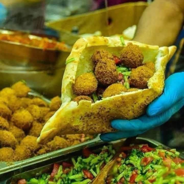 الطعم يمنا غير شكل لفه مشكل ٥٠٠ دينار ماعون مشكل يكفي ٦ أشخاص ٢٠٠٠  دينار يوجد خدمه خدمه توصيل ✈️✈️☎️***********
