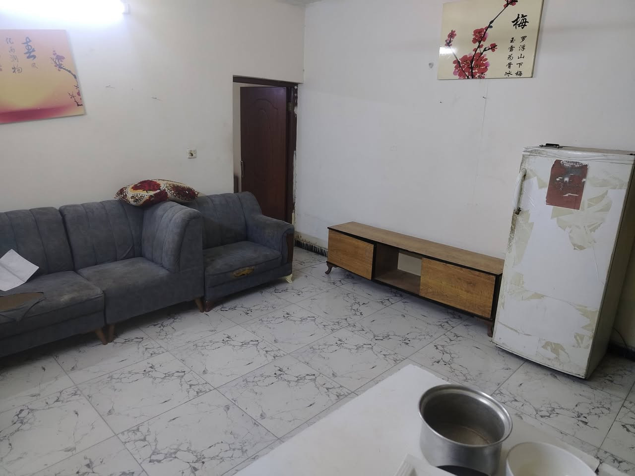 شقه مؤثثه للايجار طابق ثالث
تتكون من صاله وغرفة نوم
العنوان كراده داخل فرع فواكه
كشمشه ***********
***********
