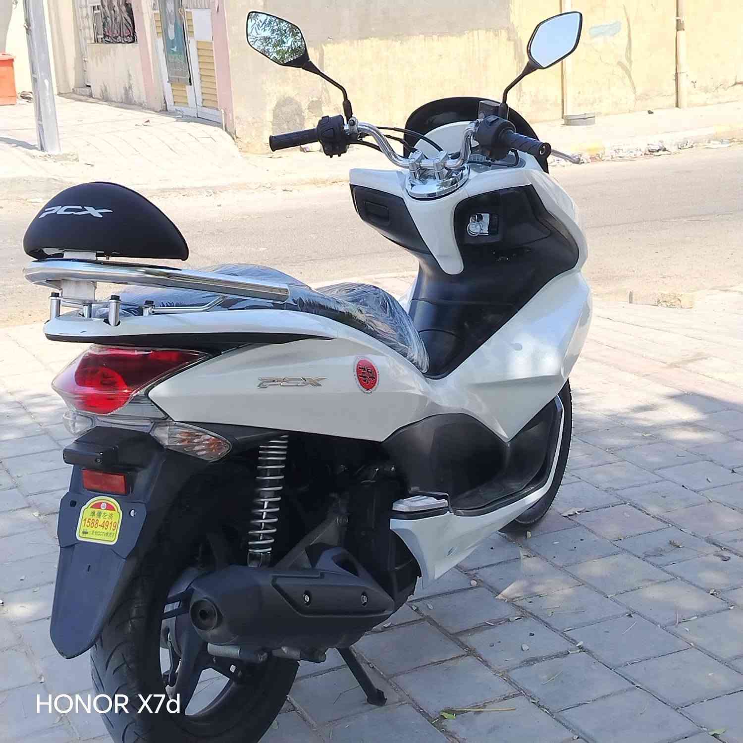 السلام عليكم دراجة للبيع بي سي اكس الجيل الاول سكليتر خطين استان كهربائي حساس ازدحام  بلاديه كلة شغال سلف هندر كهربائيات اشاير لايت كلة شغال تخم تايرات جدد دهن جديد جيب فيتر وفحص عنوان بغداد مدينة الصدر مقابل مطعم ليمونه للإستفار )***********
