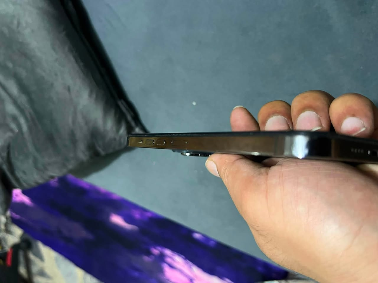 ايفون 13 برو ماكس للبيع  مبدل بطاريه وشاشه. وكامره مخلفيه متوقفه سعره قفل بدون عمله 350. مكان بغداد جديده ***********
