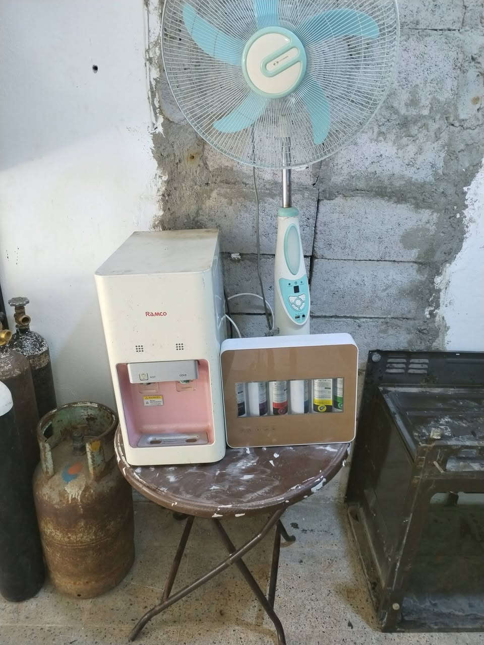 غراض للبيع ثلاجه مال مي هيه وفلترها وبانكه شحن وكهرب مبرده حجم 2,5 سولان اصليه ماطورهااصلي سرعتين شاري اتصل ***********
***********
