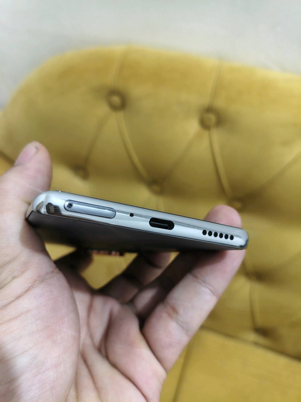 تكنو كامون 40 برو 5G
هلا عزيز، شكد السعة بالضبط للجهاز؟ يعني 8/256 لو 12/512؟: 
226
حالة الجهاز شلونها بالتفصيل؟ بيه خدوش، ضربات، أو أي تبديل/صيانة سابقة؟: 
نضافه عاليه
موجود ويا الجهاز الملحقات الأصلية لو بس الجهاز؟ (شاحن، كيبل، علبة، كفر، سكرين محافظ...؟): 
ملحقات شاحنه فقط
وين موقعك بالعراق؟ وتحبه بيع نهائي لو بيه مجال للمراوسة؟: 
مكان ناصريه 
