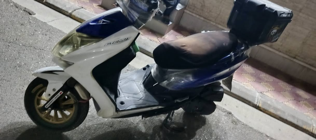 دارجه اوتاماتيك سرعه 140 نكره سلف يشتغل كيل عيب مابي كهربائيات كلها شغاله..... سعر 260 وبي مجال بس البوكس والامبثري مو وياه... مكاني سليمانيه رابرين.... ***********
