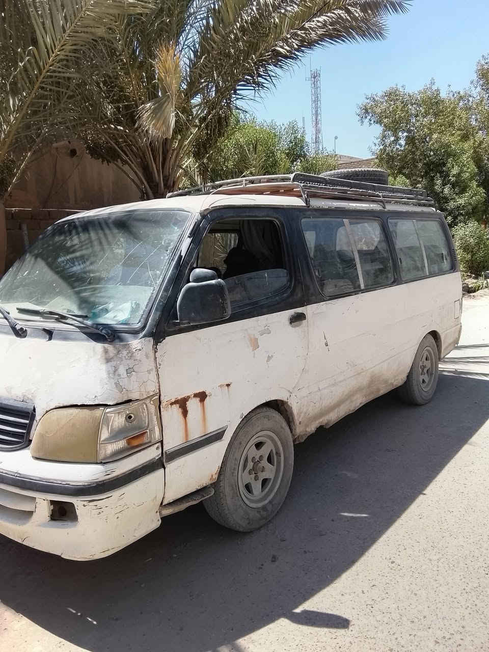 مكان السياره القاسم/*********** اذا اكو مراوسجمبي مكينه وكير جديد ابريجو تخم تاير جديد حداديه وصط رقم احمر نجف بدون راعي سعر 17وبيه مجال
