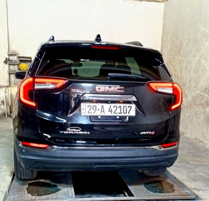 GMC Terrain AT4-2022
AT4 اعلى فئة بالتيران فول مواصفات 
محرك 1500 توربو.        عداد المسافة 100.000كيلو متر
سقف بانوراما 
بصمة ابواب
جنطة كهرباء
كامرات٣٦٠
حساسات امامي خلفي. حساس توقف ذاتي
كشنات كهرباء
كشنات تدفئه
كروس مثبت سرعة.
مانع تصادم
رادار 
كشن خزن ميموري
بانوراما
شاشة كار بلي
تحكمات ستيرن
لايت دوار
منافذ كهرباء
رادار 
٤ مودات للقيادة
هاند بريك كهرباء. 
لايت زينون. السيارة استخدام شخصي ونظيفة جداً 
حادثها فقط جاملغ وبنيد ضربه كلش خفيفة اليريد ادزله صوره الحادث 
السيارة رقم واسط الجديد باأسمي
العنوان - واسط_الكوت
السعر - 180 ورقة وقابل للتفاوض 

للاستفسار 
***********
