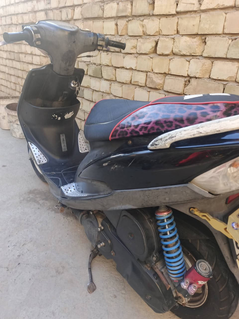 ماكس عدله بوشه٤٩ مفتوحه مكينه خرسه دراجه بلاديه مختمه كلها اشاير بكلايت لايت عالي ناصي سكن مابيها نقص لو برقي بيها تزويد وياله يدات دبلات امامي دبل خلفي قاعده رقم كشن مال ٤ ولفات دراجه شغل واطلع نكره صلف للبيع مكاني فلوجه حي لشهداء لسعر 500 وبيها مجال ***********
