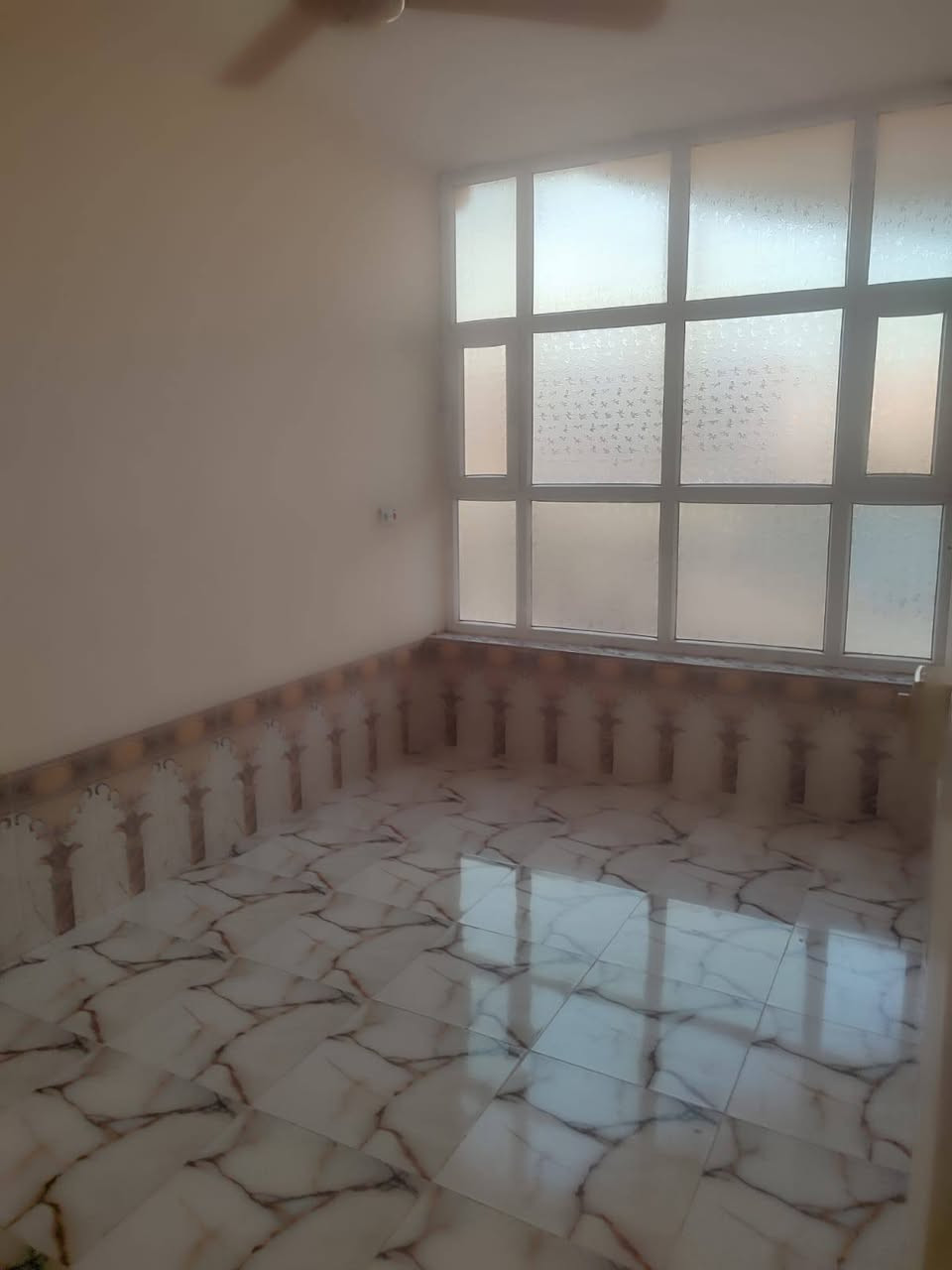 دار للبيع 
الموقع:#حي المعلمين
 فرع-#طريق بغداد
المساحة:٨٠م
الواجه:٦.٥٠م
صنف العقار:طابو
تفاصيل الدار طابقين
استقبال مطبخ وصحيات وغرفتين نوم
______________________
للاستفسار
***********
***********
_______________________
نستقبل جميع العروص السكنية والتجارية في محافظة كركوك
_____________________
#كركوك #كركوك_طريق_بغداد #كركوك_محافظه #كركوك_الحبيبه #kirkuk #شارع_القدس كركوك, العراق
